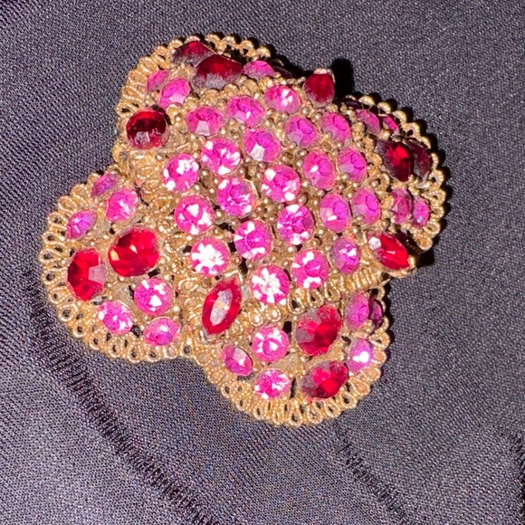 Fabulous Vintage Pins - Picture 4 of 10